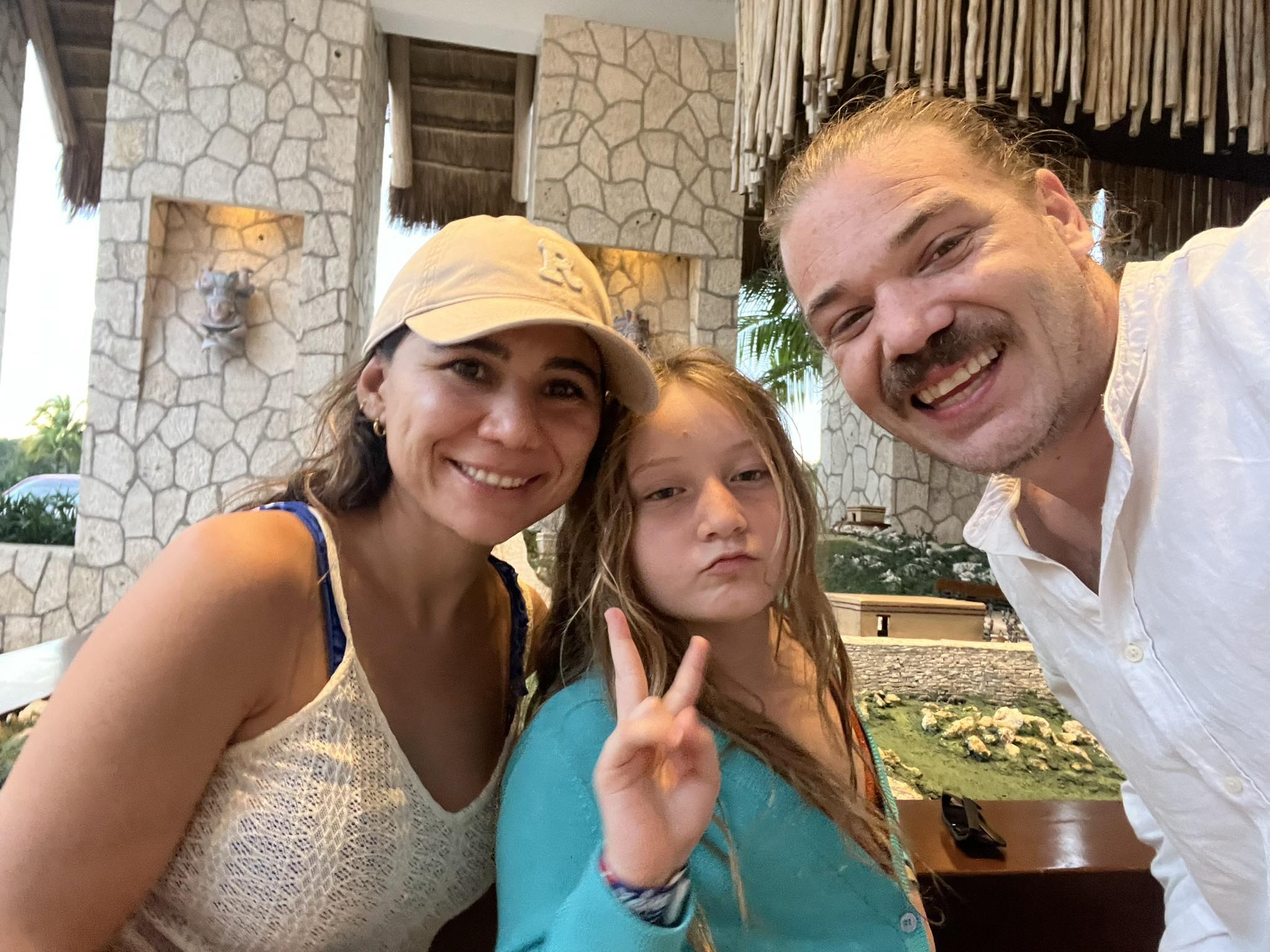 Kike, Pamela y Ámbar